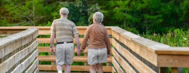 Seniorer går tur